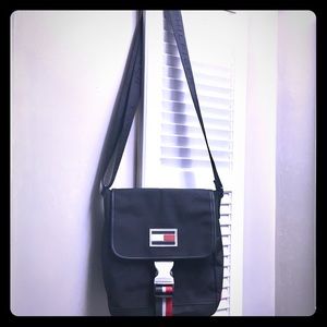 💙Tommy Hilfiger cross body unisex bag💙